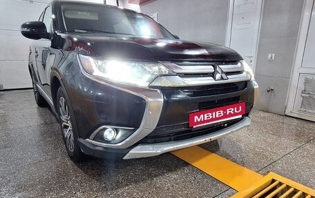 Mitsubishi Outlander III рестайлинг 3, 2017 год, 1 740 000 рублей, 2 фотография