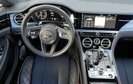 Bentley Continental GT III, 2021 год, 22 600 000 рублей, 13 фотография