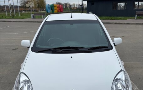 Toyota Vitz, 2000 год, 410 000 рублей, 1 фотография