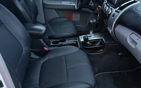 Mitsubishi Pajero Sport II рестайлинг, 2013 год, 1 900 000 рублей, 13 фотография