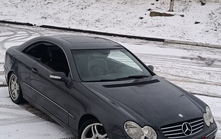 Mercedes-Benz CLK-Класс, 2004 год, 800 000 рублей, 1 фотография