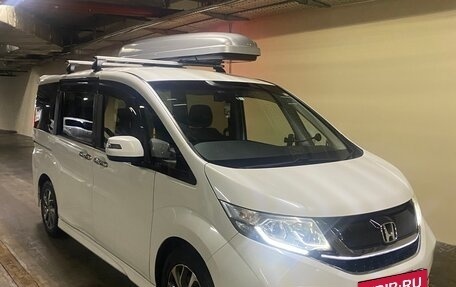 Honda Stepwgn IV, 2016 год, 1 850 000 рублей, 2 фотография