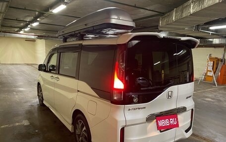 Honda Stepwgn IV, 2016 год, 1 850 000 рублей, 4 фотография