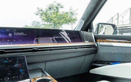 Cadillac Escalade V, 2025 год, 19 550 000 рублей, 13 фотография