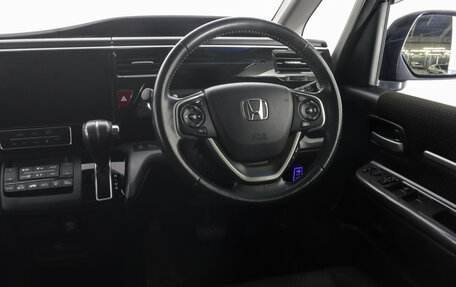 Honda Stepwgn IV, 2018 год, 2 369 000 рублей, 16 фотография