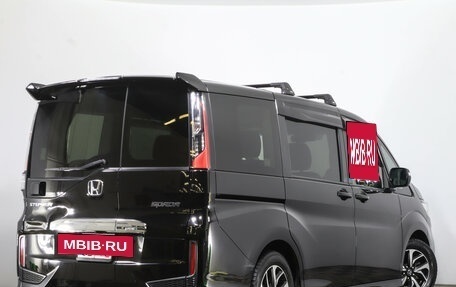 Honda Stepwgn IV, 2018 год, 2 369 000 рублей, 5 фотография