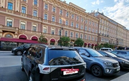 Mitsubishi Outlander III рестайлинг 3, 2014 год, 1 500 000 рублей, 5 фотография