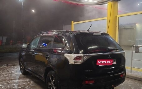 Mitsubishi Outlander III рестайлинг 3, 2014 год, 1 500 000 рублей, 12 фотография