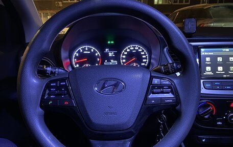 Hyundai Solaris II рестайлинг, 2019 год, 990 000 рублей, 4 фотография