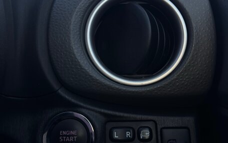 Toyota Vitz, 2013 год, 810 000 рублей, 6 фотография