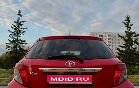 Toyota Vitz, 2013 год, 810 000 рублей, 10 фотография