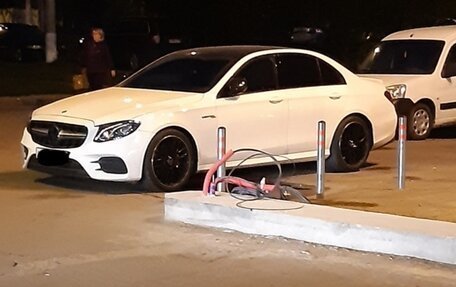 Mercedes-Benz E-Класс, 2017 год, 3 350 000 рублей, 1 фотография