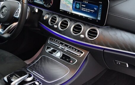 Mercedes-Benz E-Класс, 2017 год, 3 350 000 рублей, 3 фотография