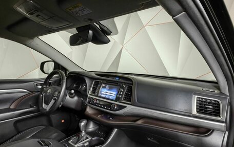 Toyota Highlander III, 2018 год, 2 979 000 рублей, 13 фотография