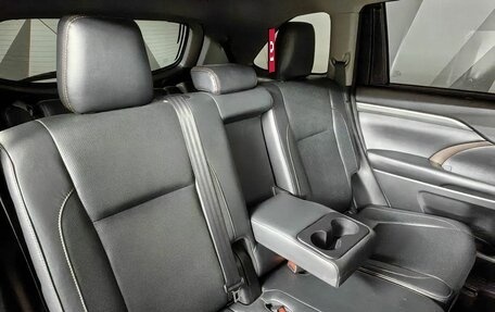 Toyota Highlander III, 2018 год, 2 979 000 рублей, 17 фотография