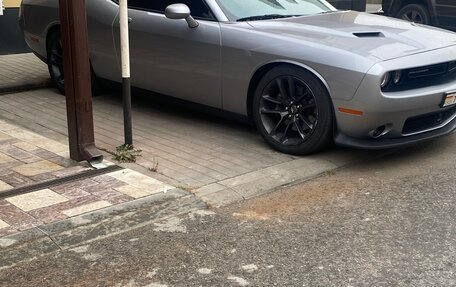 Dodge Challenger III рестайлинг 2, 2016 год, 2 100 000 рублей, 4 фотография