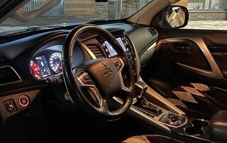 Mitsubishi Pajero Sport III рестайлинг, 2018 год, 2 650 000 рублей, 8 фотография