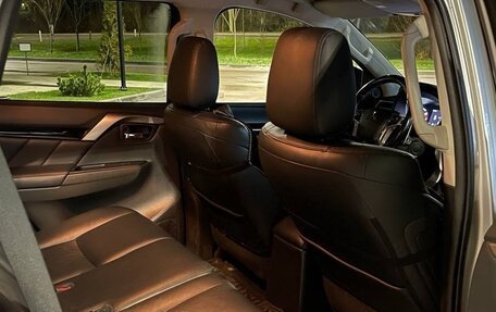 Mitsubishi Pajero Sport III рестайлинг, 2018 год, 2 650 000 рублей, 10 фотография