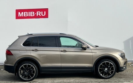 Volkswagen Tiguan II, 2018 год, 1 890 000 рублей, 4 фотография