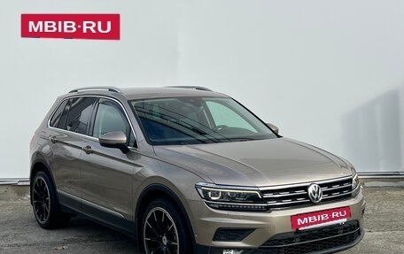 Volkswagen Tiguan II, 2018 год, 1 890 000 рублей, 3 фотография
