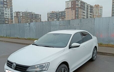 Volkswagen Jetta VI, 2018 год, 1 620 000 рублей, 2 фотография
