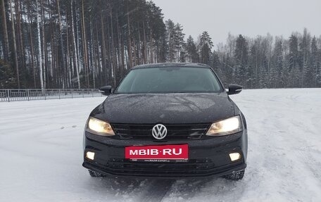 Volkswagen Jetta VI, 2015 год, 1 300 000 рублей, 2 фотография