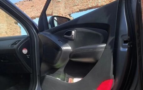 Hyundai ix35 I рестайлинг, 2011 год, 1 000 000 рублей, 9 фотография