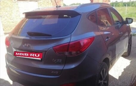 Hyundai ix35 I рестайлинг, 2011 год, 1 000 000 рублей, 4 фотография