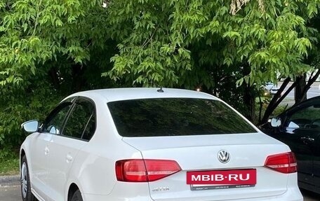 Volkswagen Jetta VI, 2015 год, 900 000 рублей, 3 фотография