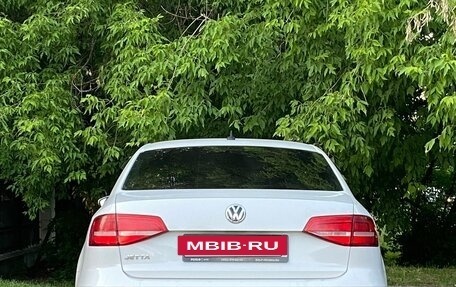 Volkswagen Jetta VI, 2015 год, 900 000 рублей, 2 фотография