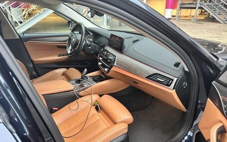 BMW 5 серия, 2018 год, 3 050 000 рублей, 2 фотография