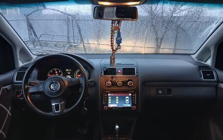 Volkswagen Touran III, 2012 год, 800 000 рублей, 13 фотография