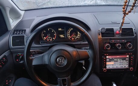 Volkswagen Touran III, 2012 год, 800 000 рублей, 21 фотография