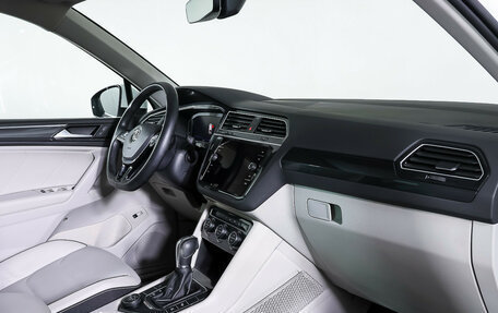 Volkswagen Tiguan II, 2019 год, 3 099 000 рублей, 11 фотография