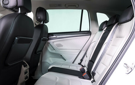 Volkswagen Tiguan II, 2019 год, 3 099 000 рублей, 12 фотография