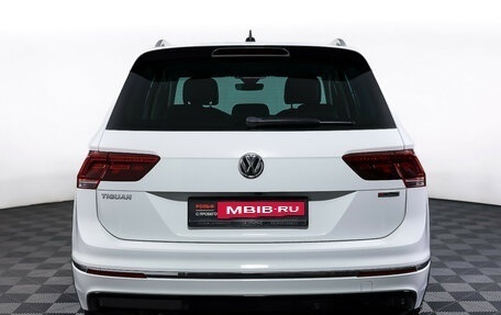 Volkswagen Tiguan II, 2019 год, 3 099 000 рублей, 6 фотография