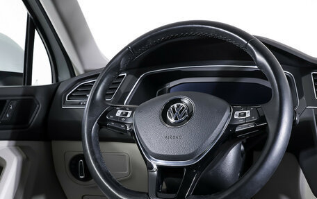 Volkswagen Tiguan II, 2019 год, 3 099 000 рублей, 16 фотография