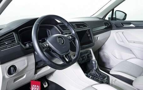 Volkswagen Tiguan II, 2019 год, 3 099 000 рублей, 14 фотография