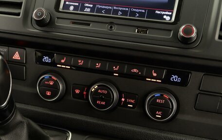 Volkswagen Multivan T6 рестайлинг, 2018 год, 3 747 077 рублей, 17 фотография