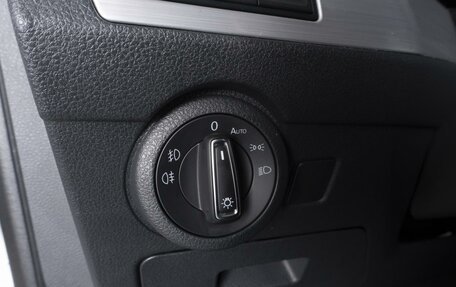 Volkswagen Multivan T6 рестайлинг, 2020 год, 7 950 000 рублей, 25 фотография