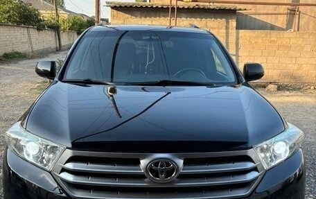 Toyota Highlander III, 2012 год, 1 960 000 рублей, 1 фотография