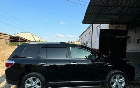 Toyota Highlander III, 2012 год, 1 960 000 рублей, 4 фотография