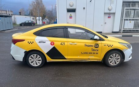 Hyundai Solaris II рестайлинг, 2017 год, 620 000 рублей, 3 фотография