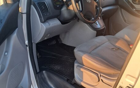 Hyundai Grand Starex Grand Starex I рестайлинг 2, 2008 год, 700 000 рублей, 6 фотография