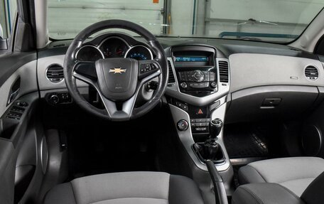 Chevrolet Cruze II, 2010 год, 699 000 рублей, 6 фотография