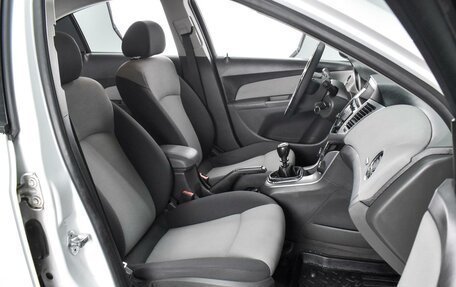 Chevrolet Cruze II, 2010 год, 699 000 рублей, 8 фотография