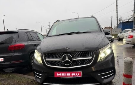 Mercedes-Benz V-Класс, 2020 год, 5 700 000 рублей, 1 фотография