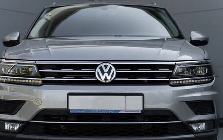 Volkswagen Tiguan II, 2017 год, 2 200 000 рублей, 10 фотография