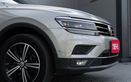 Volkswagen Tiguan II, 2017 год, 2 200 000 рублей, 11 фотография