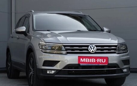 Volkswagen Tiguan II, 2017 год, 2 200 000 рублей, 6 фотография